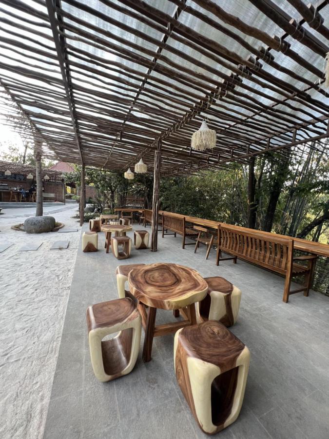 Point Of View Hotel & Resort Majalengka Exterior foto